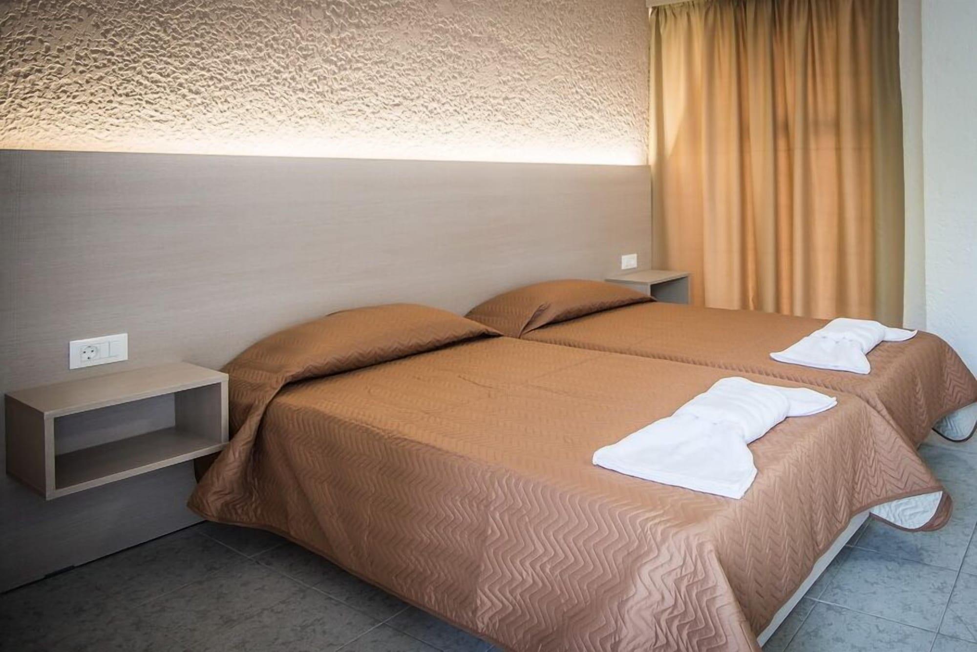 Essential Summer (Adults Only) Faliraki Bagian luar foto